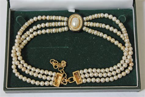 vintage christian dior pearl necklace